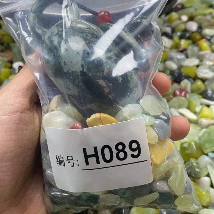 蛇纹石玉鱼缸石未镶嵌