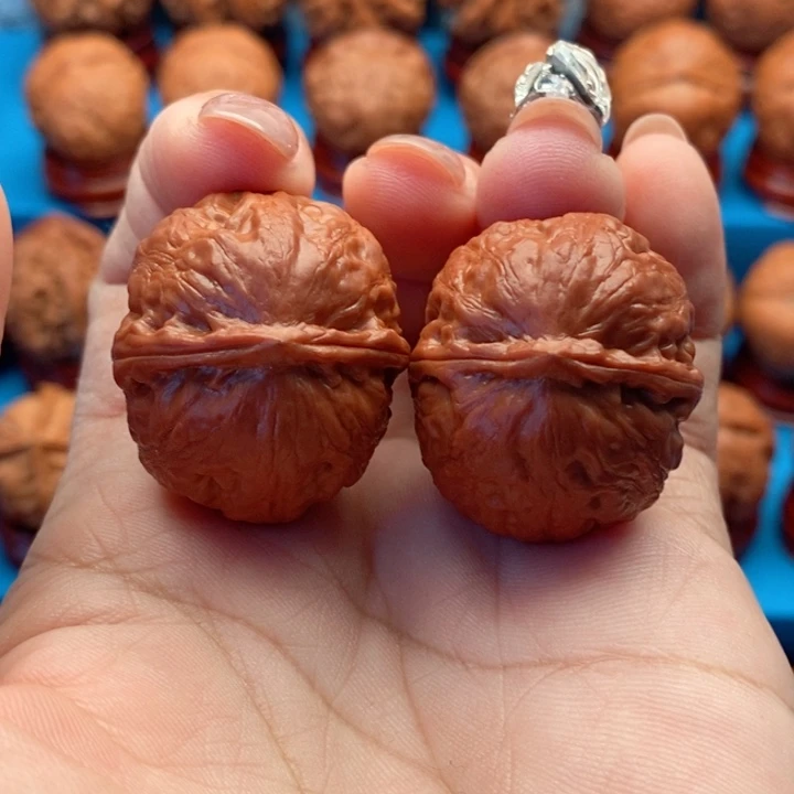 把件文玩核桃绣球