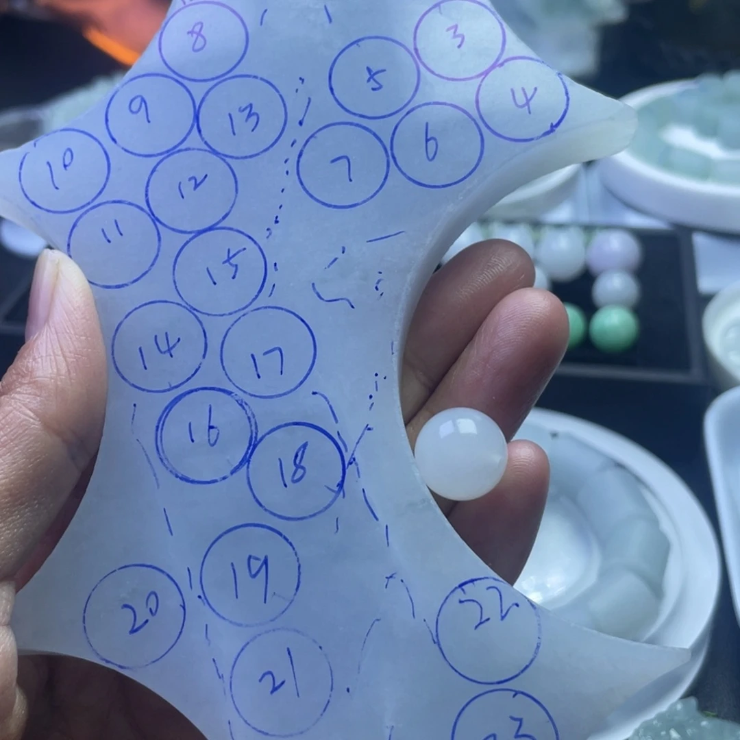 定制翡翠未镶嵌定制24颗圆珠包工