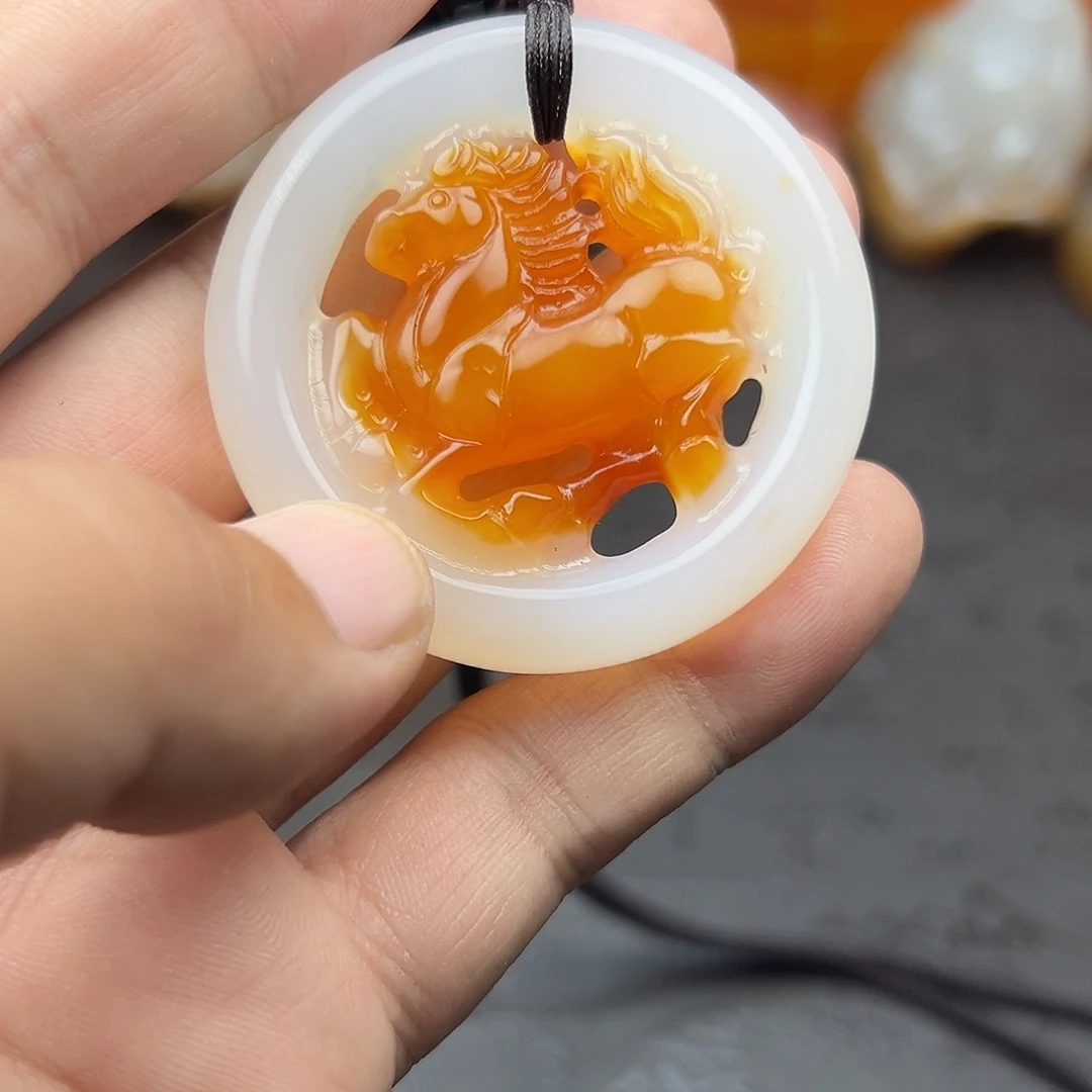 飞***哥玛瑙/玉髓手把未镶嵌