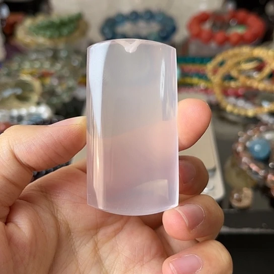 水晶颈饰未镶嵌矿坑