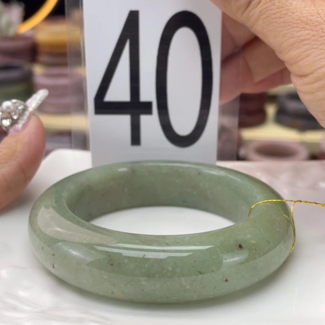 【闪购商品】石英质玉手镯未镶嵌