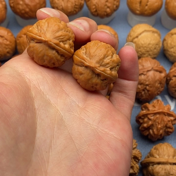 文玩核桃把件玉石方尊