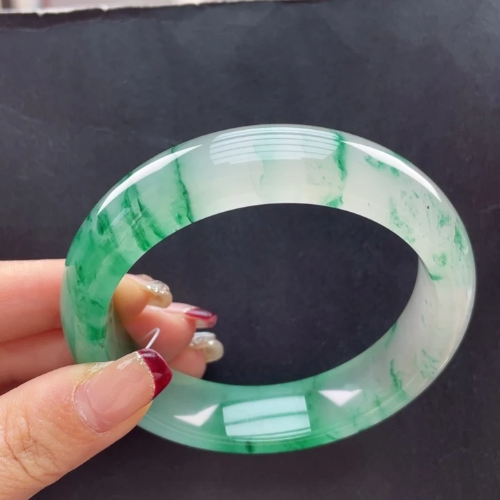 石英质玉手镯未镶嵌山***，
