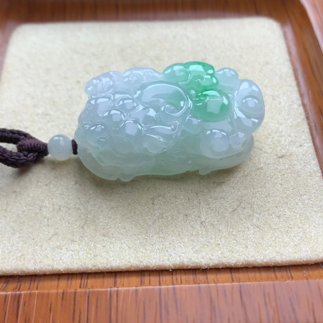 翡翠未镶嵌颈饰24