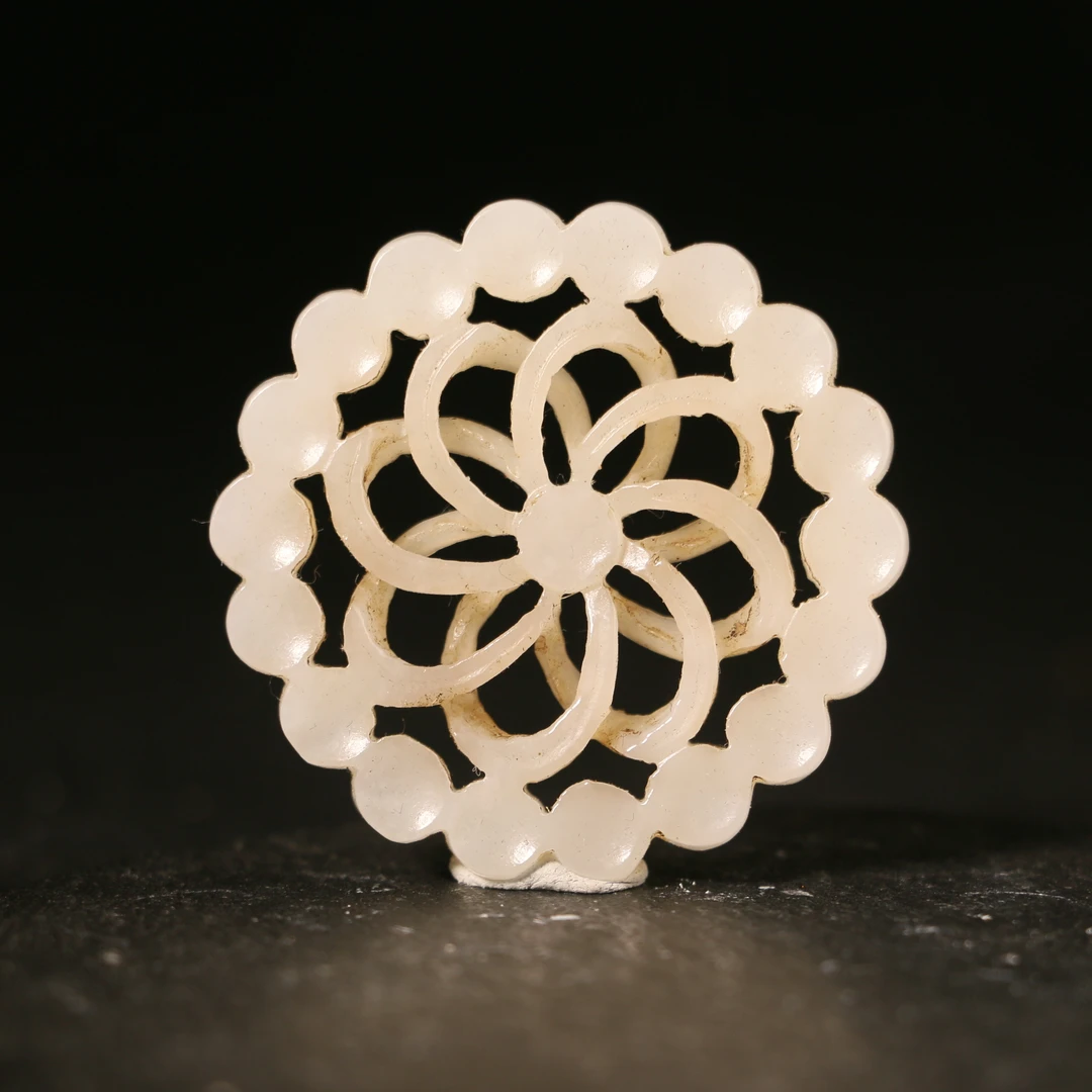 4JJ130   清   和田玉花卉镂空佩