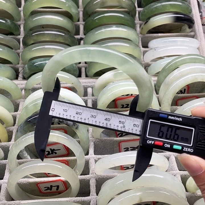 未镶嵌蛇纹石玉手镯225