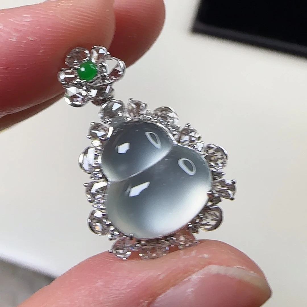 翡翠18K金镶嵌颈饰天然翡翠