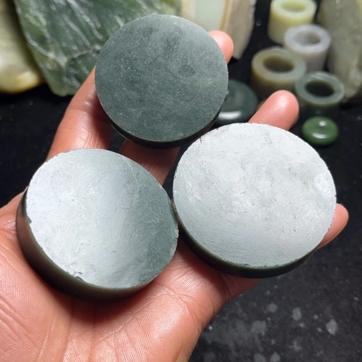 疏***檐和田玉（糖玉）未镶嵌珠宝半成品