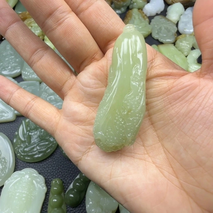 和田玉未镶嵌珠宝奇石