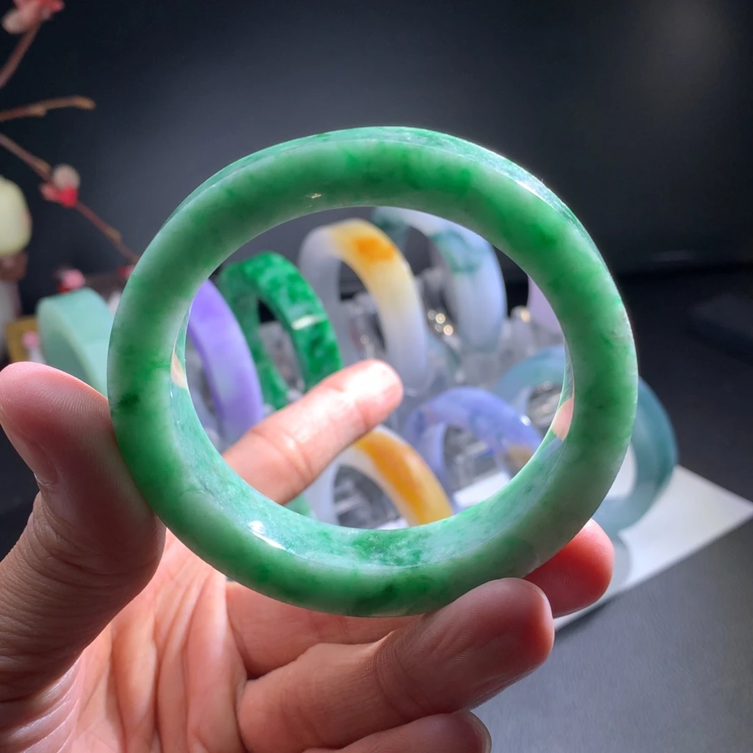 定制翡翠未镶嵌手镯