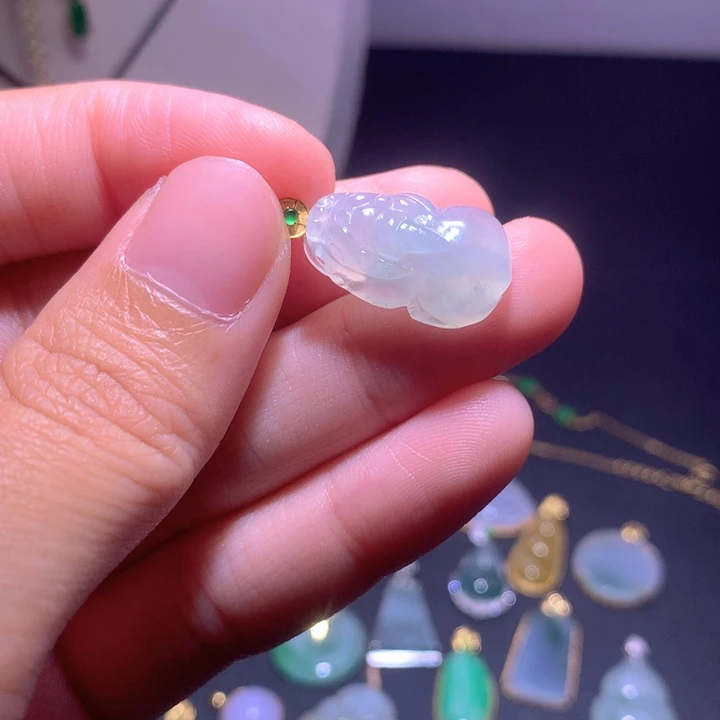 颈饰18K金镶嵌翡翠翡翠