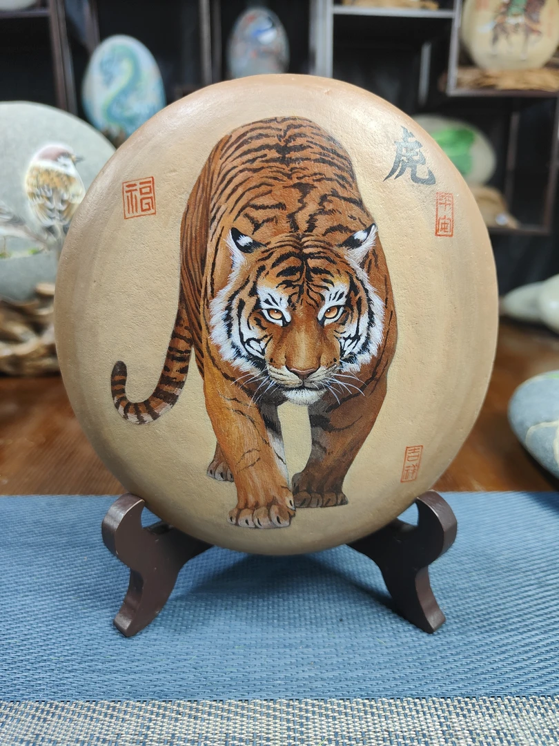 石头小哥手绘陶瓷《生肖虎》摆件瑞兽彩绘老虎