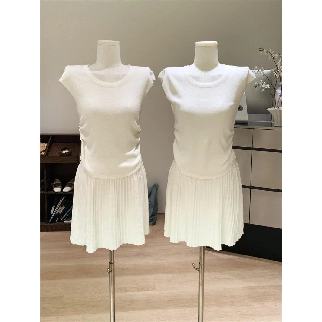 清纯小白花夏季设计感冰丝收腰小飞袖短袖百褶裙套装女