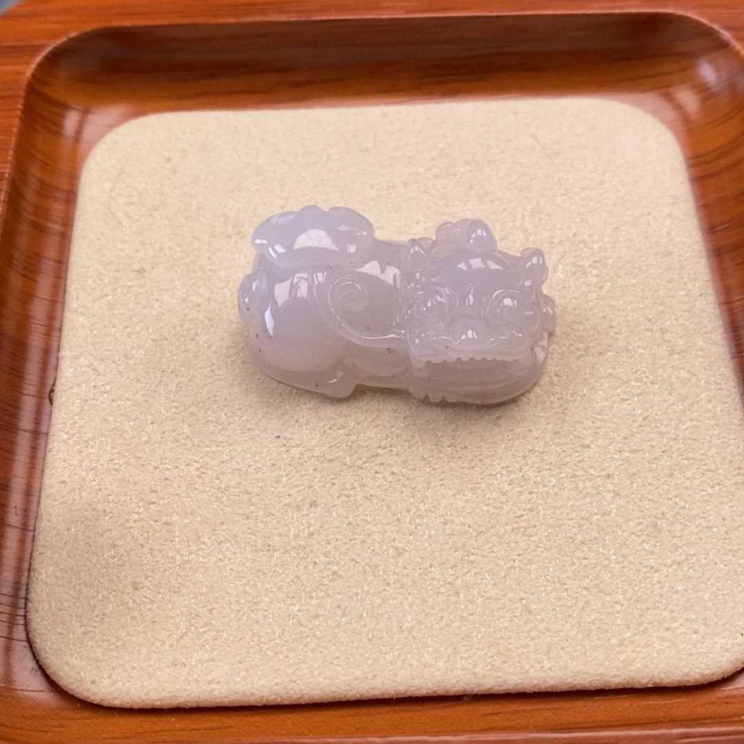 翡翠未镶嵌颈饰霸王貔貅