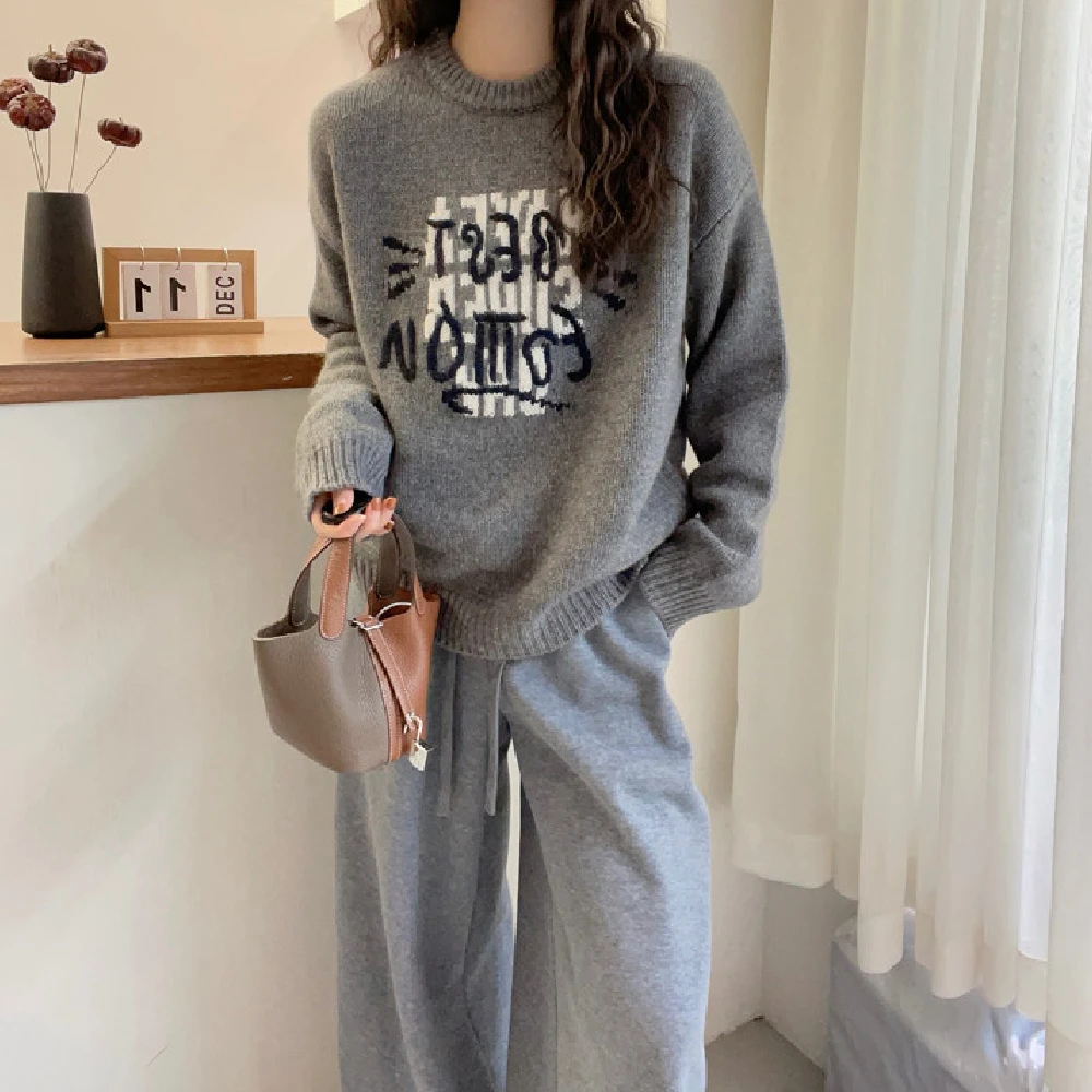 法式冬季新款长袖字母常规显廋针织毛衣女外穿灰色上衣时尚百搭潮