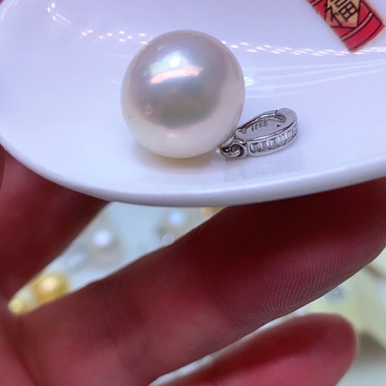 银S925镶嵌淡水珍珠耳饰L****沫