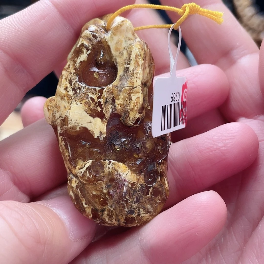 琥珀裸石未镶嵌向*歌大0289