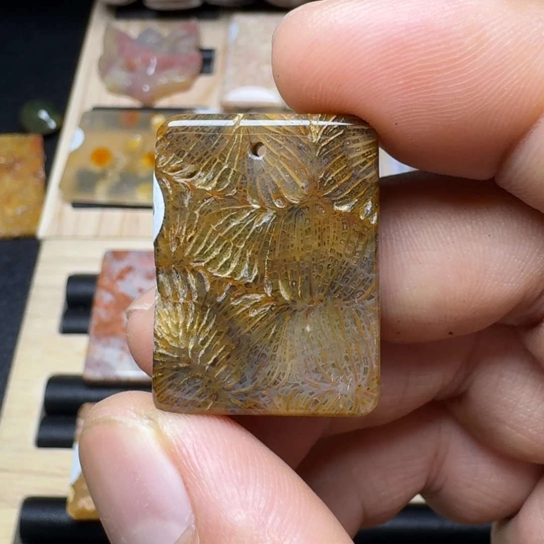 未镶嵌纯天然色有机玉石保真色硅化玉特价