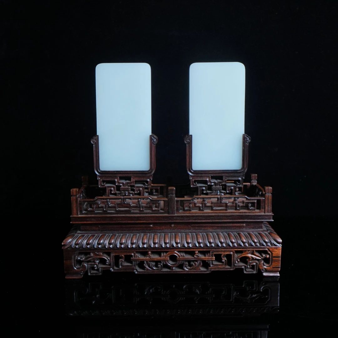 LOT8849 和田玉摆件/保利