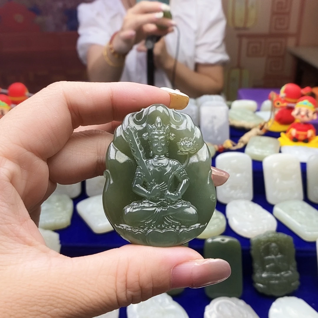 林***颈饰未镶嵌和田玉