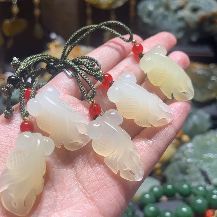 岫玉未镶嵌毛衣链