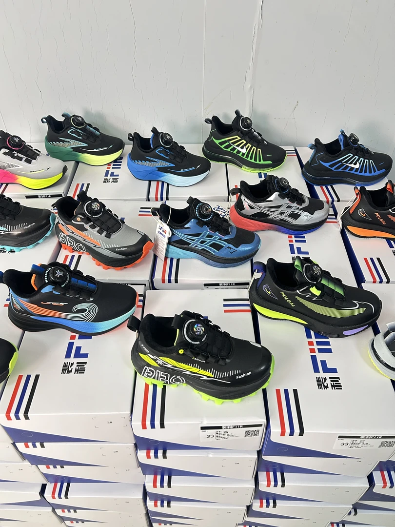 抠码为准品牌清仓男女童冬季加绒保暖皮面防滑减震户外休闲运动鞋