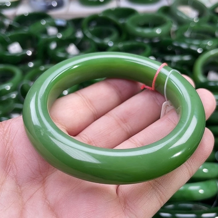 未镶嵌手镯和田玉（碧玉）