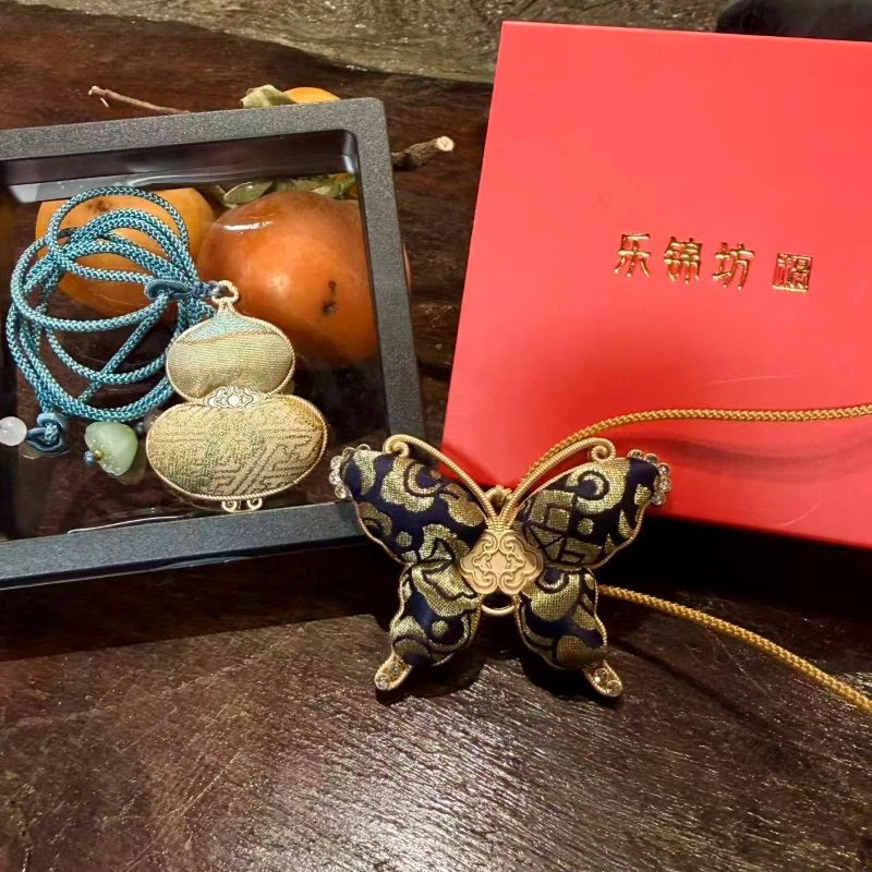 宋锦云锦吊坠  款式随机
