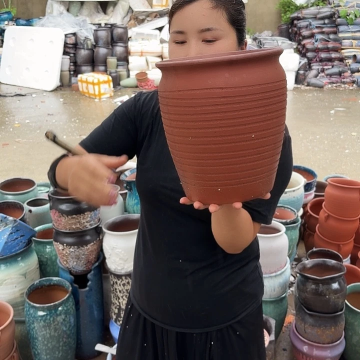 21口24高瑕疵底裂一个盆子。