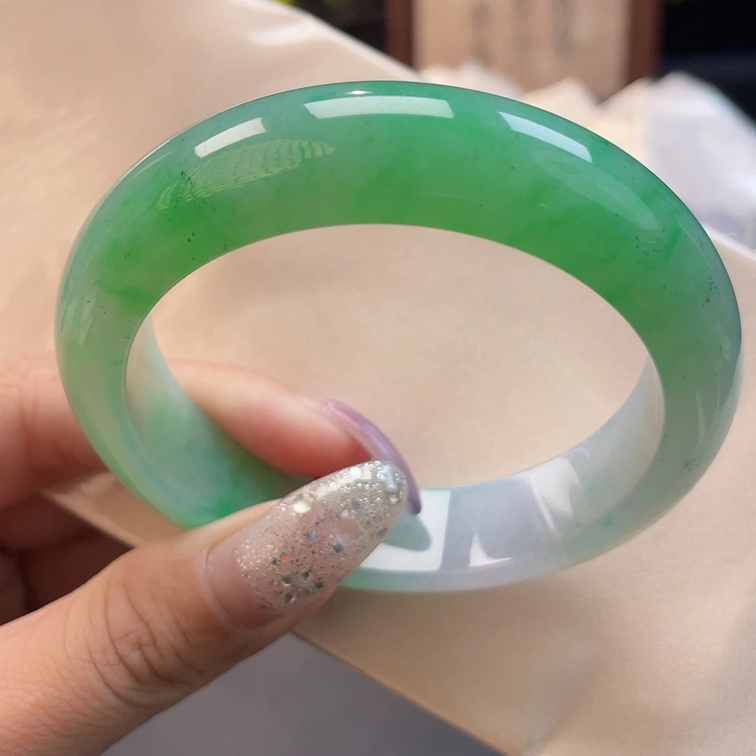 翡翠手镯未镶嵌12号，手镯价格喜讯