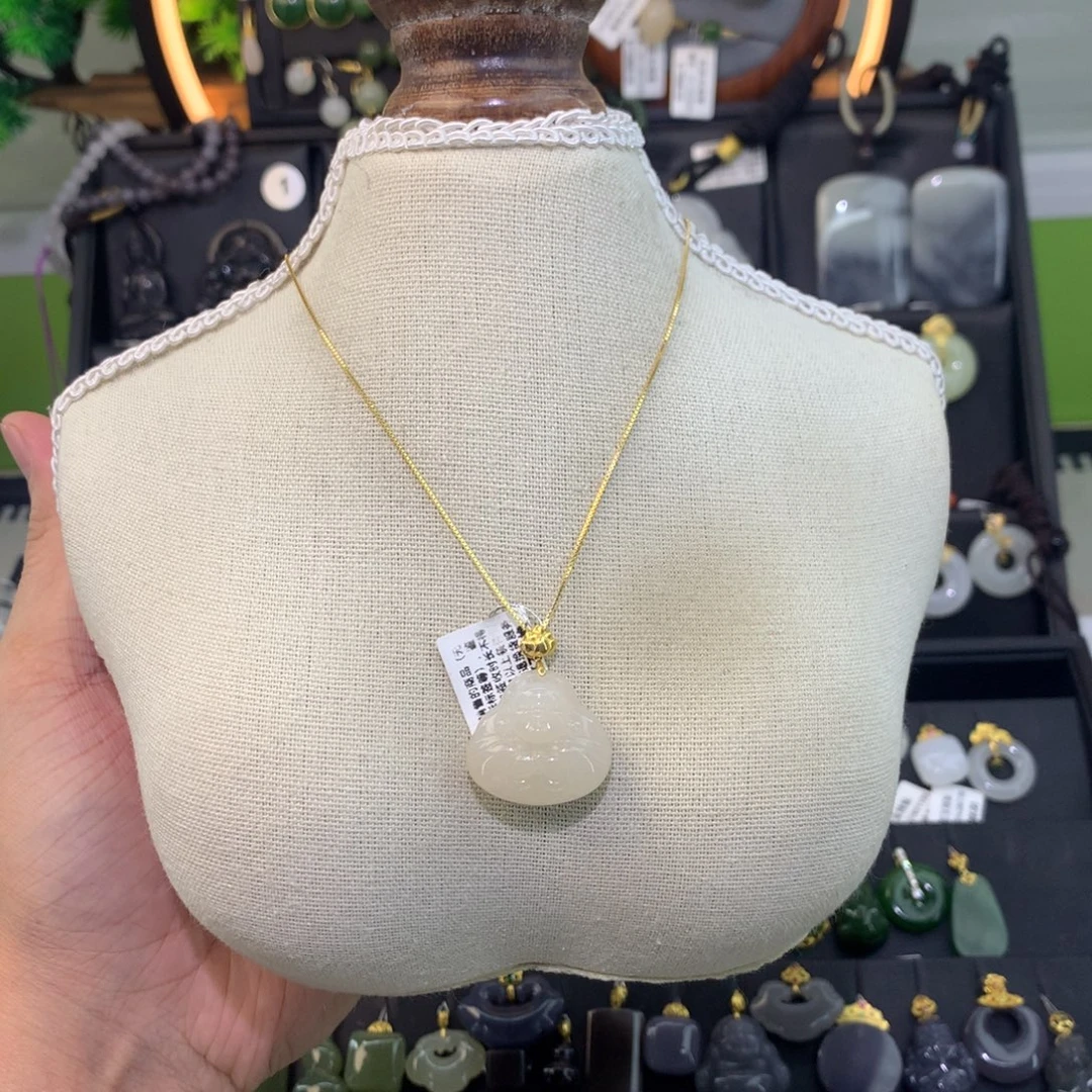 和田玉18K金镶嵌吊坠(赠链)