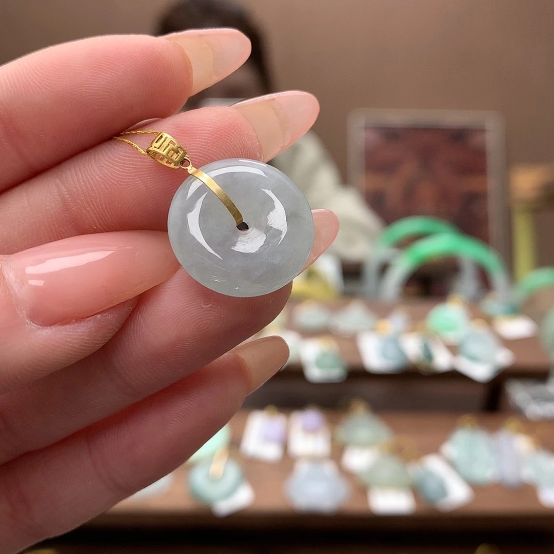 翡翠吊坠(不含链)18K金镶嵌