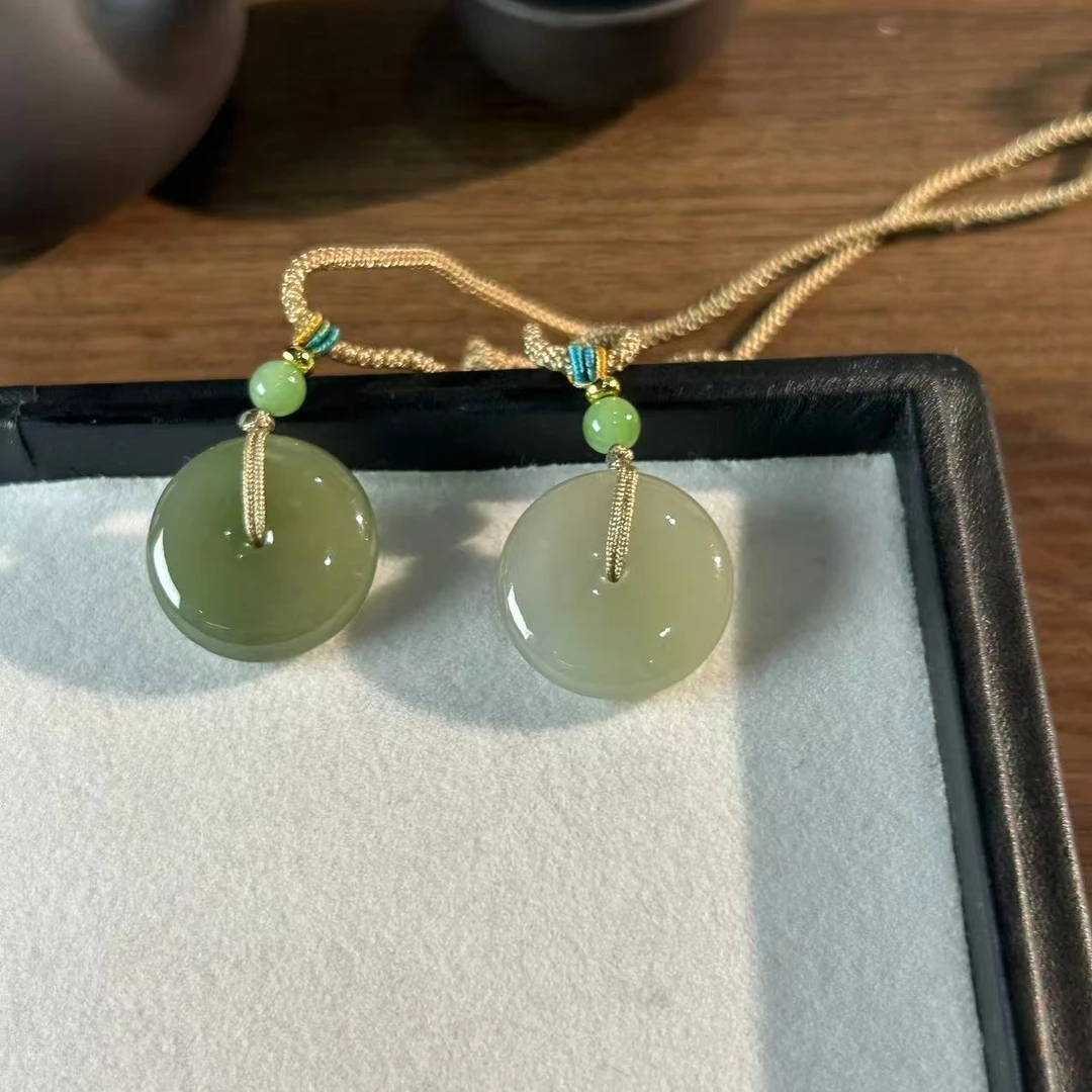 【睿泽赏宝】和田玉湖水绿绑绳平安扣吊坠多样性发一24*7 YLL0199