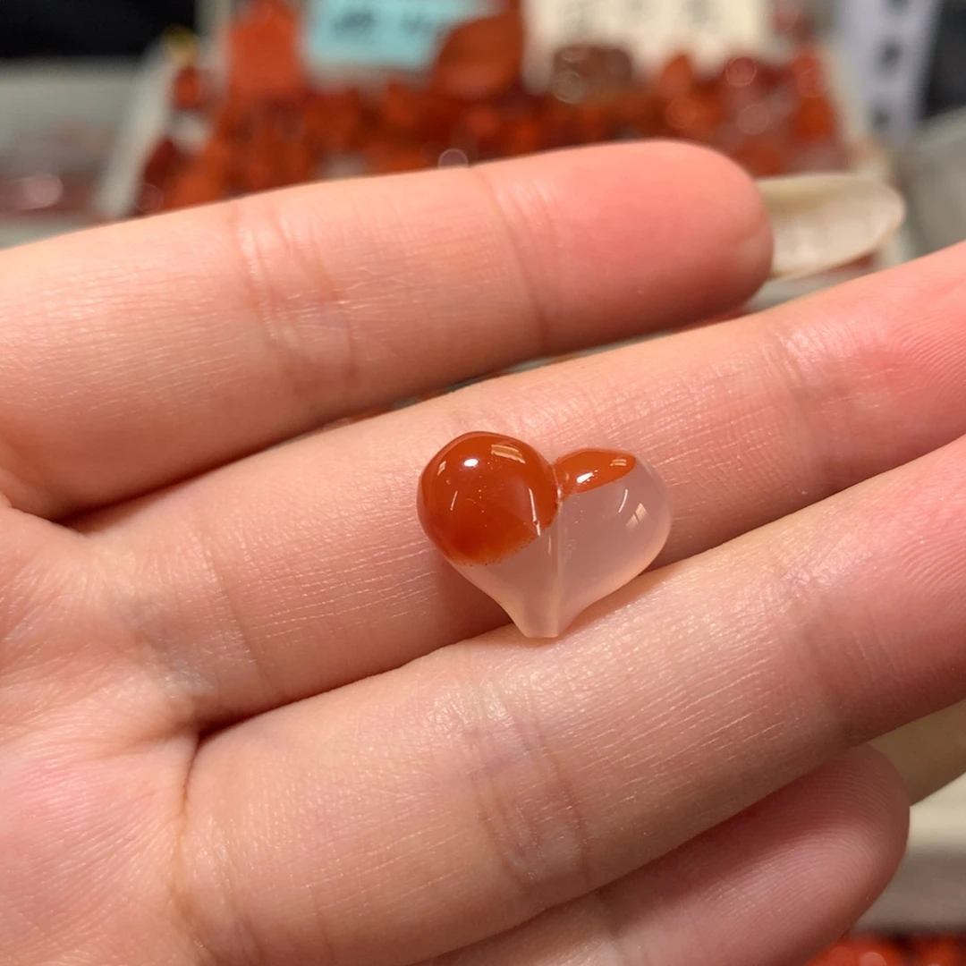 【闪购商品】未镶嵌屁桃南红玛瑙