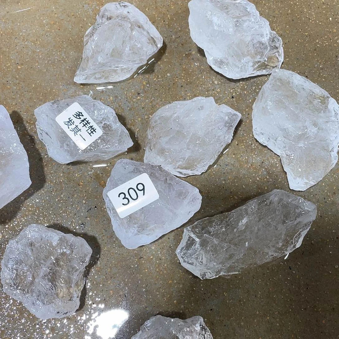 水晶摆件…..未镶嵌一个