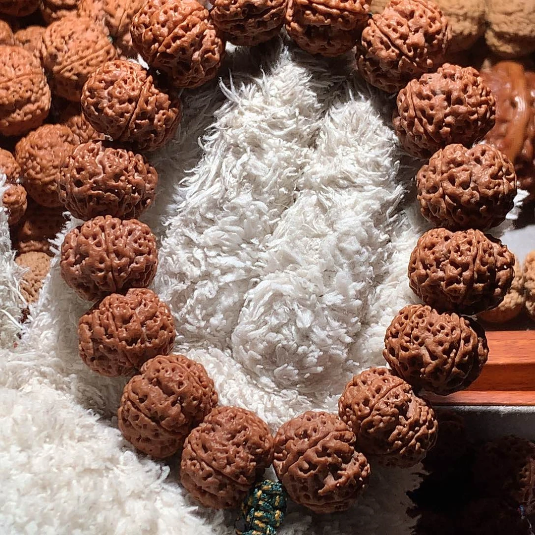 吊坠金刚菩提22头货飞碟玉梅花