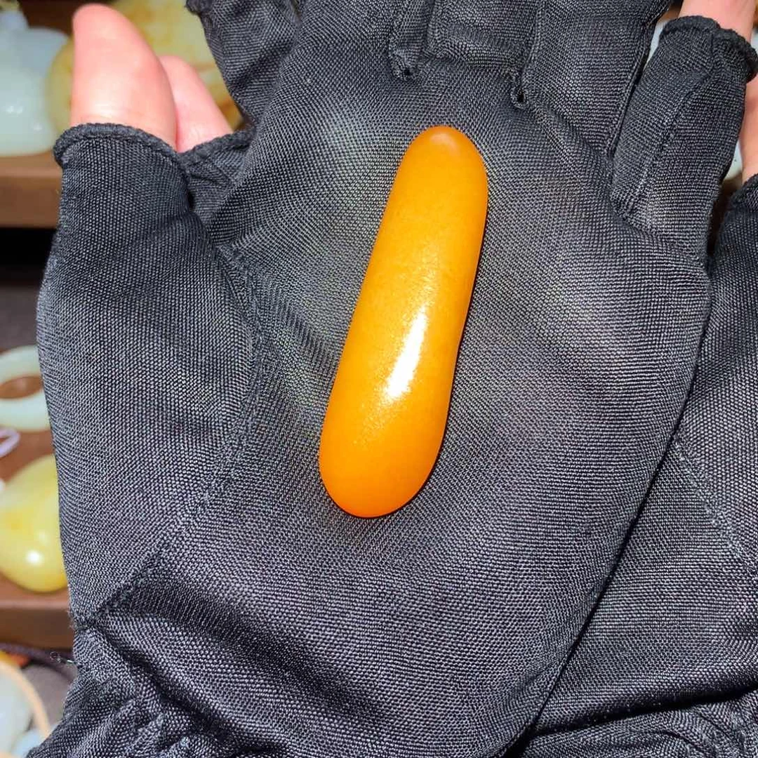 大***鸡和田玉未镶嵌颈饰