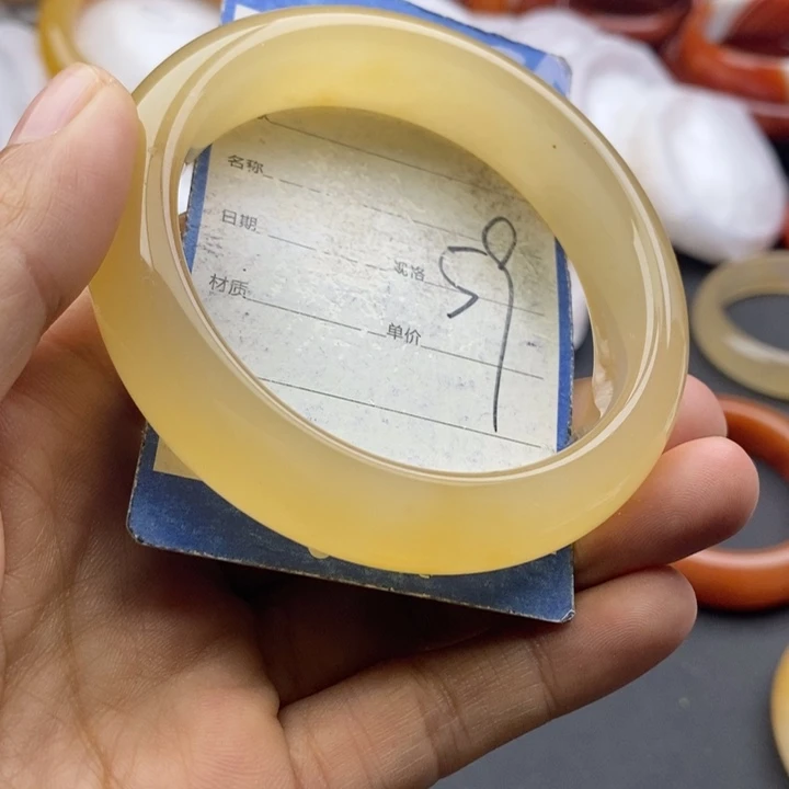 石英质玉未镶嵌手镯