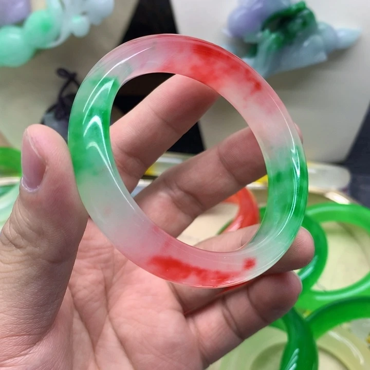 翡翠颈饰未镶嵌吊坠