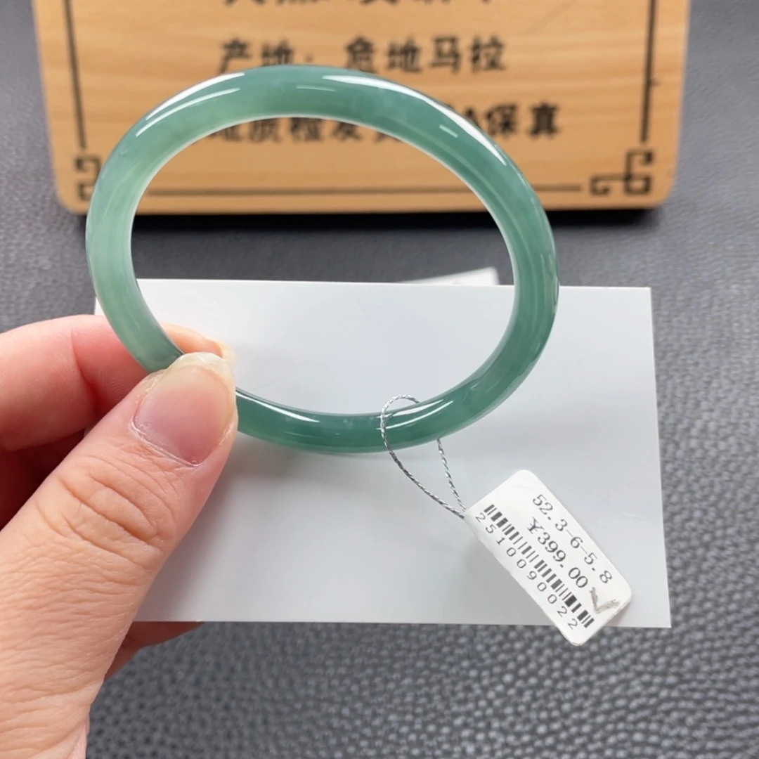 【闪购商品】未镶嵌手镯翡翠?**手镯
