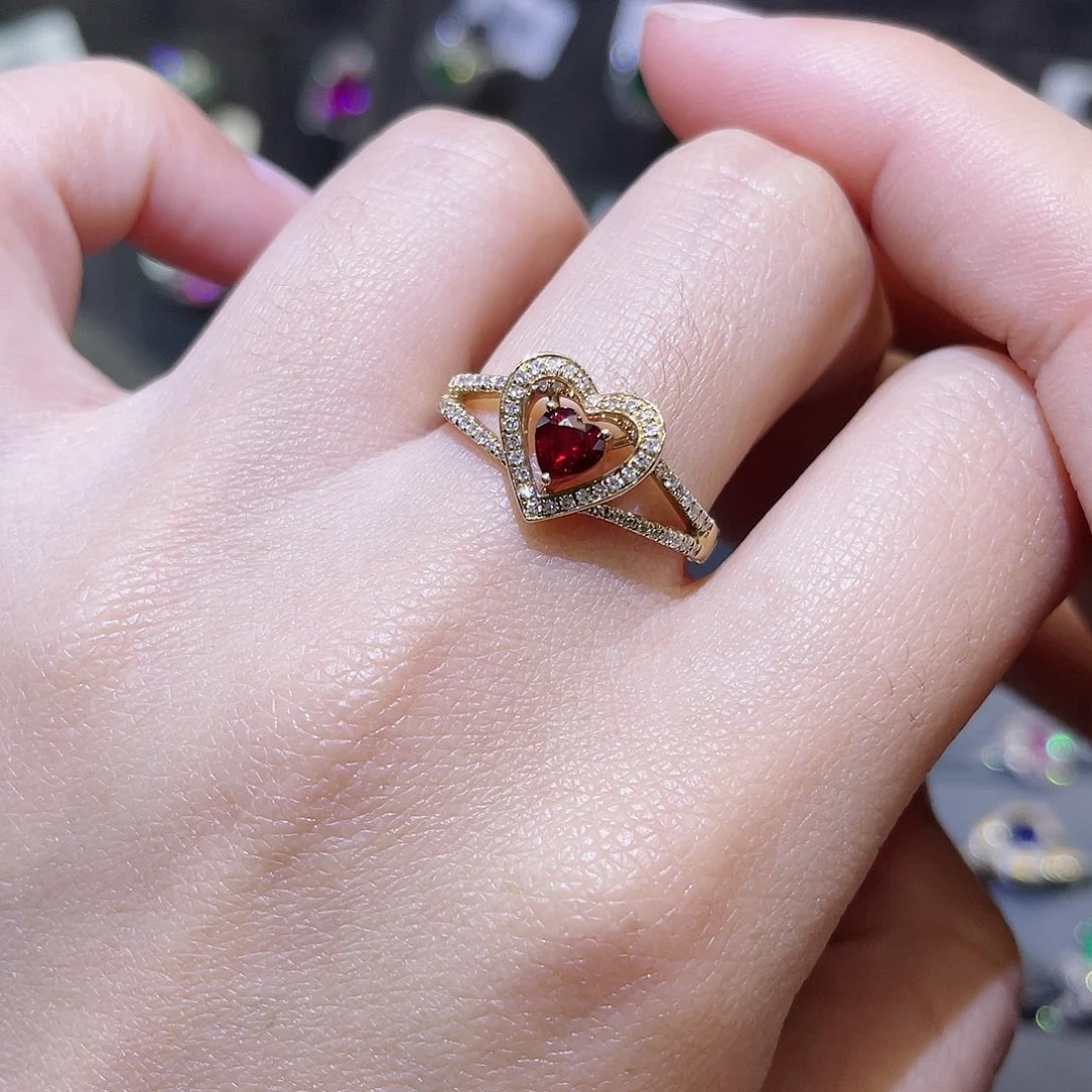 红宝石戒指18K金镶嵌0.35ct