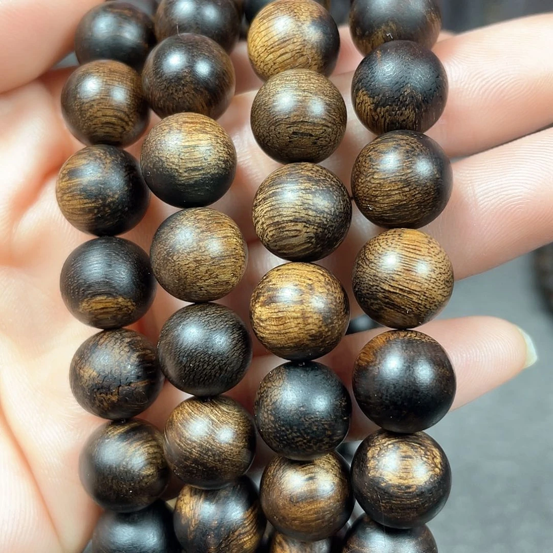 沉香手串白棋瘤疤