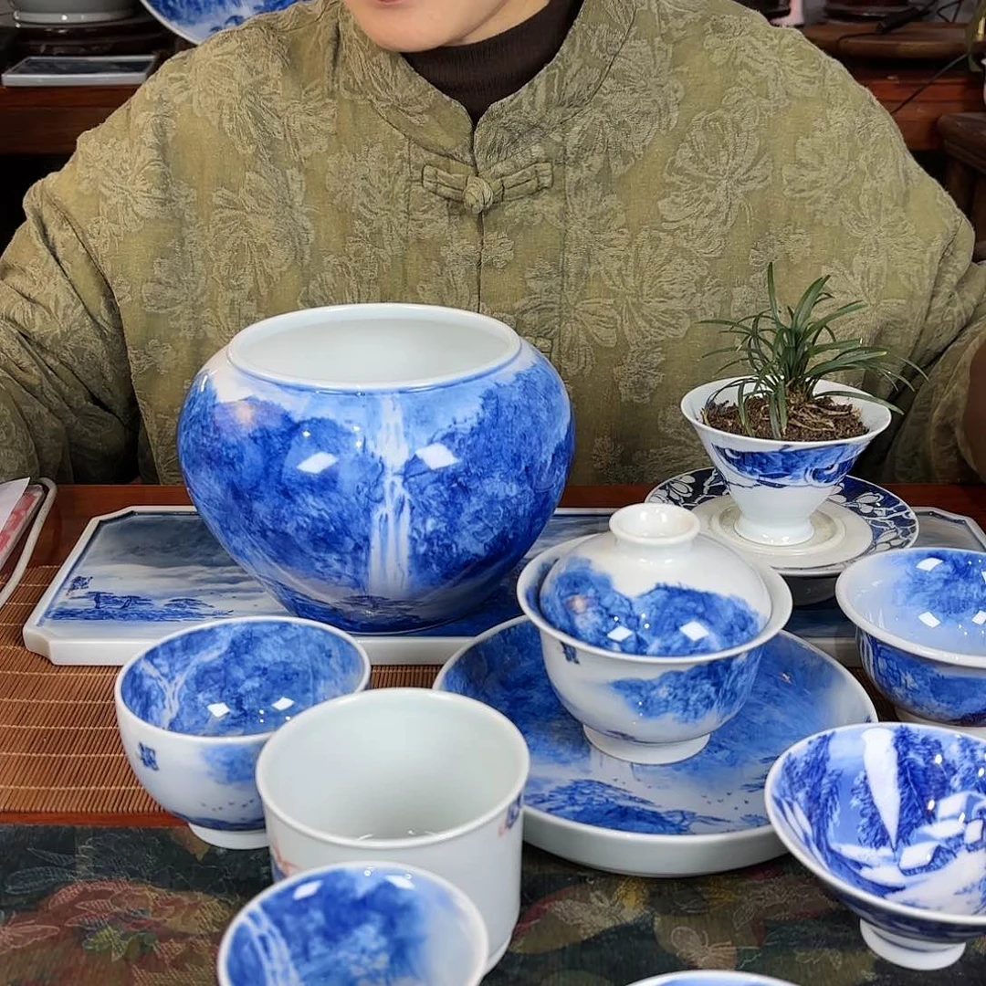 广**仔王庆龙老师手绘陶瓷