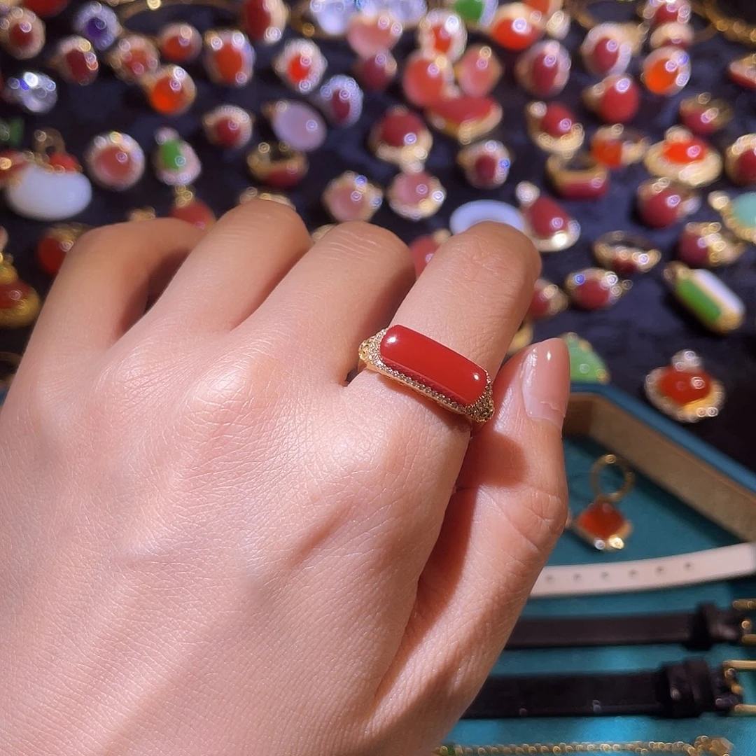 南红玛瑙18K金镶嵌戒指