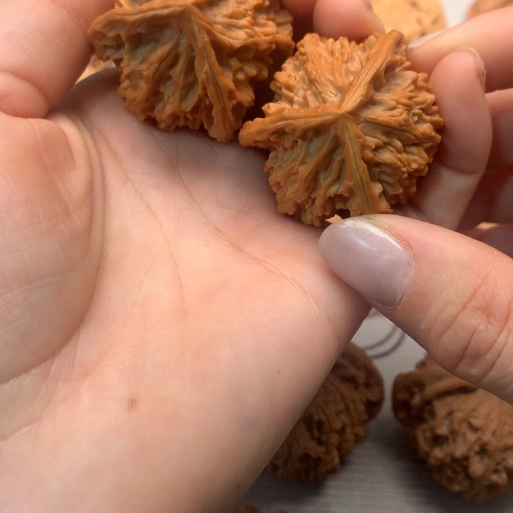 不***翁文玩核桃把件盘山三棱