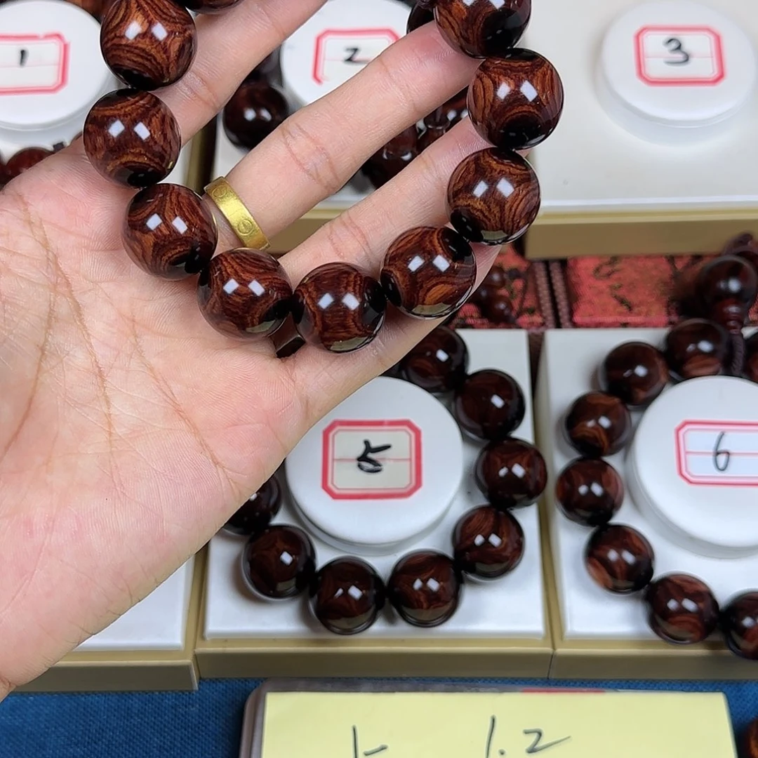 卖***孩花梨木类黄花梨2.0