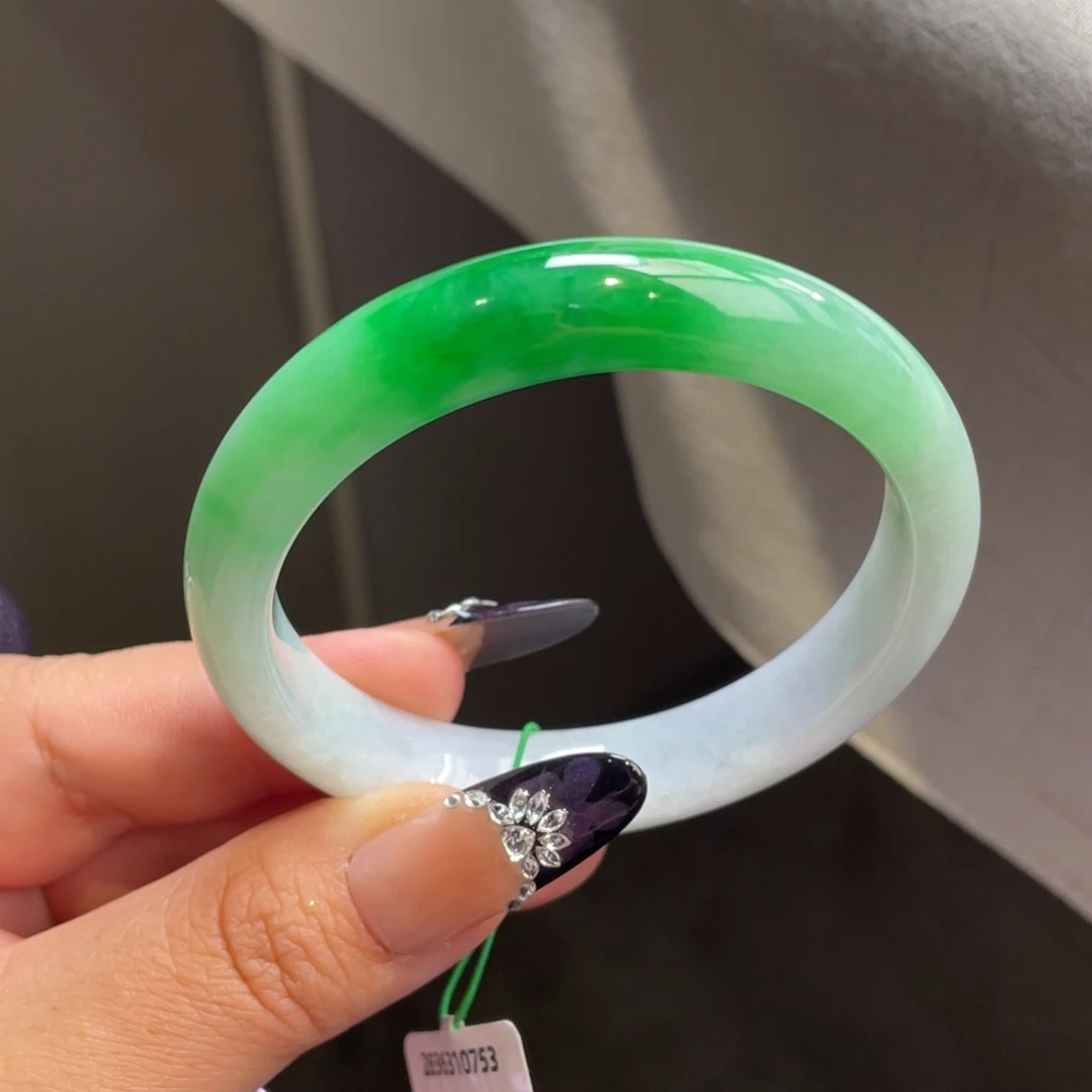 翡翠未镶嵌手镯辣绿白底青正圈手镯