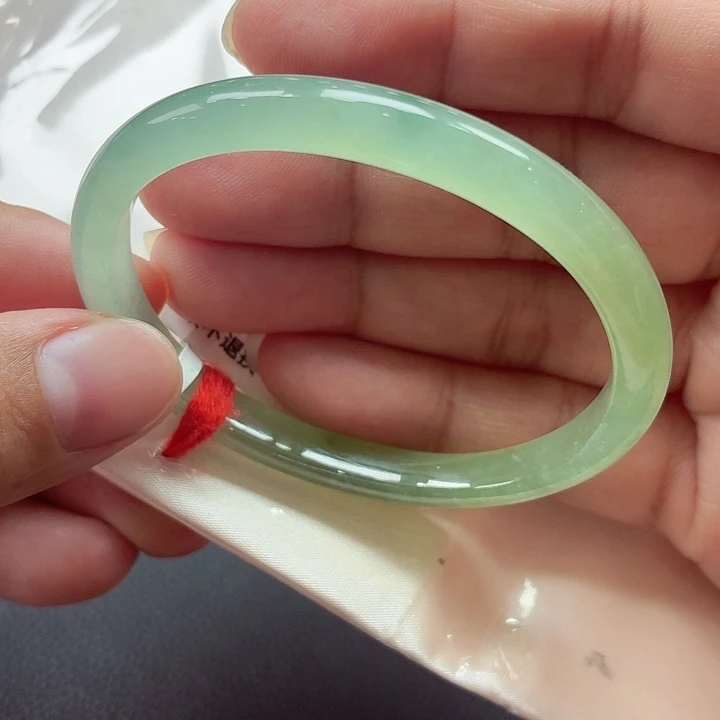翡翠未镶嵌手镯（贵妃镯）天然缅甸A货翡翠