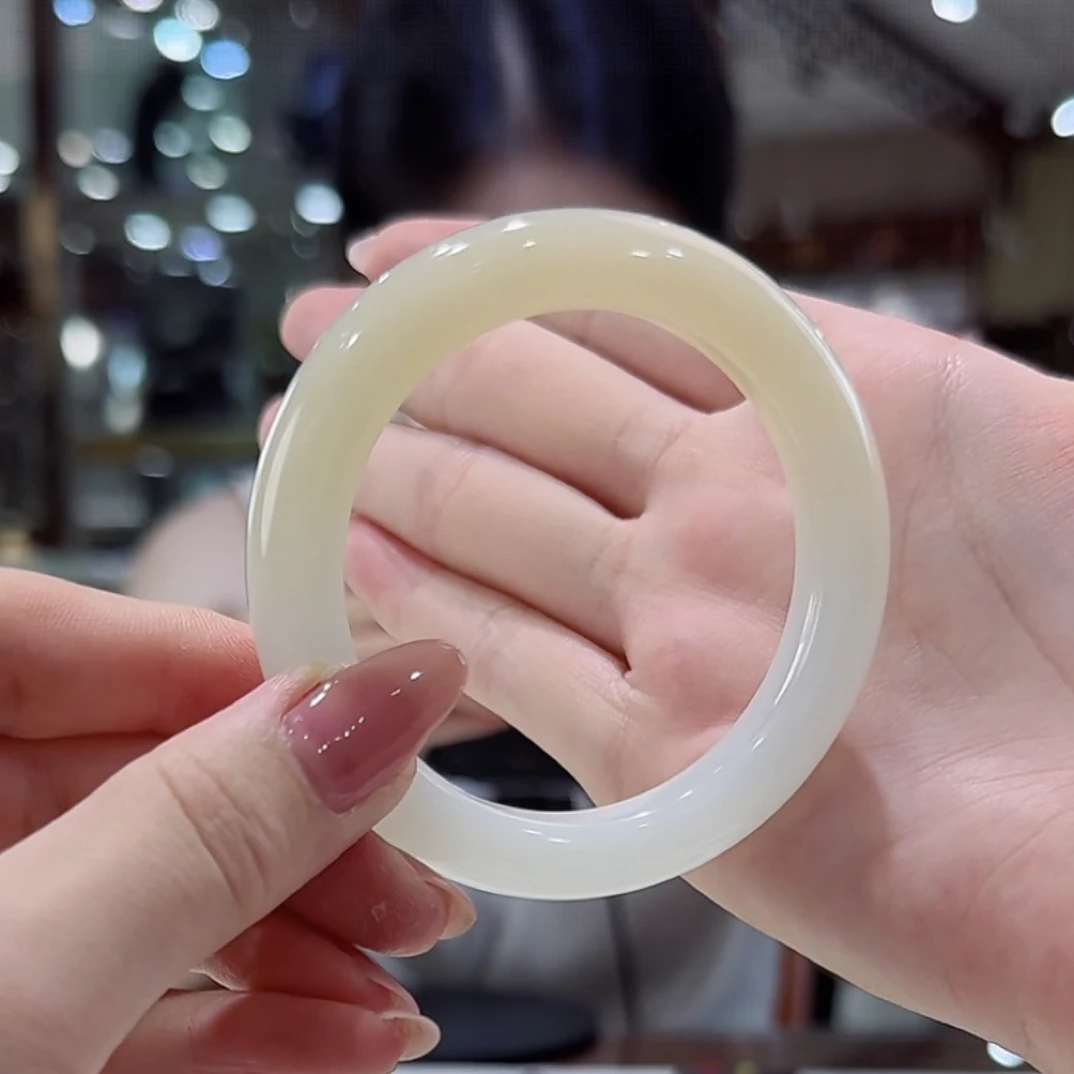 精品和田玉手镯 糖白54+